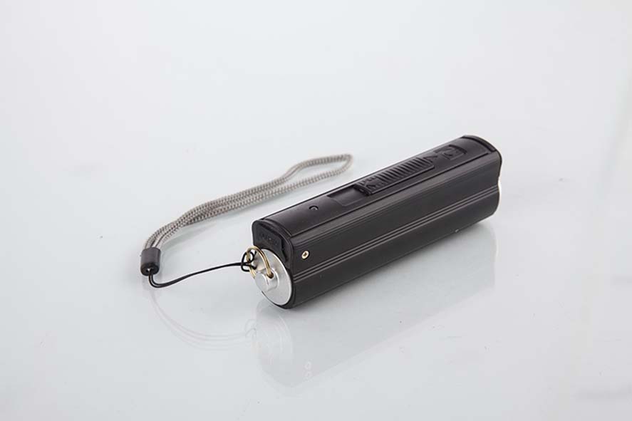 USB行動電源+點煙器+強光手電筒HL-D11