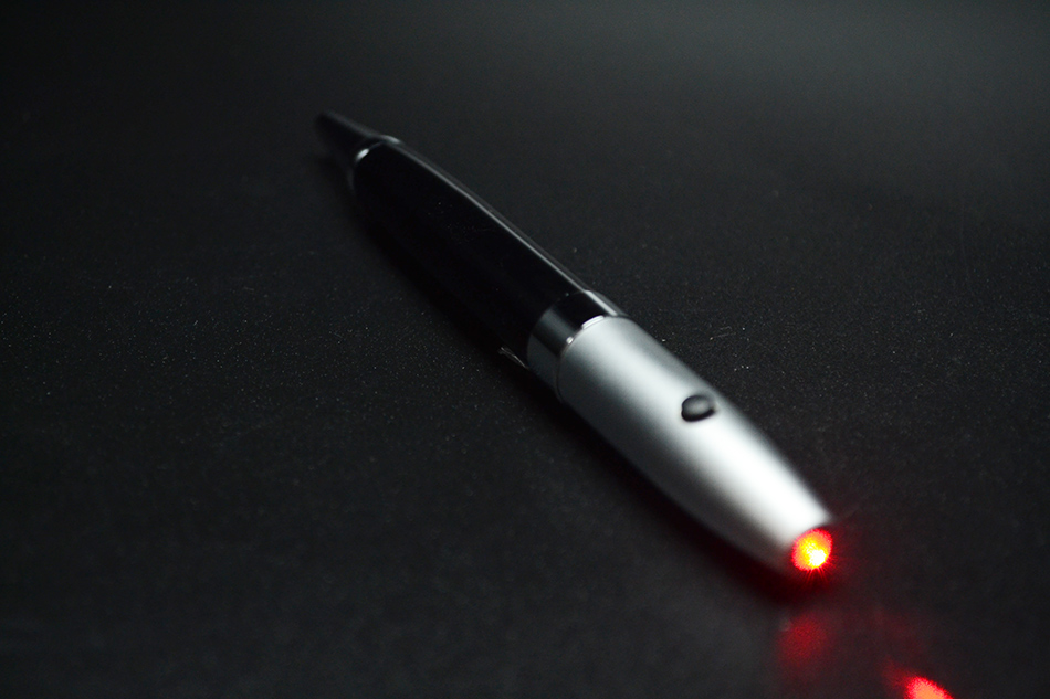 MICRO充電式恆亮雷射筆